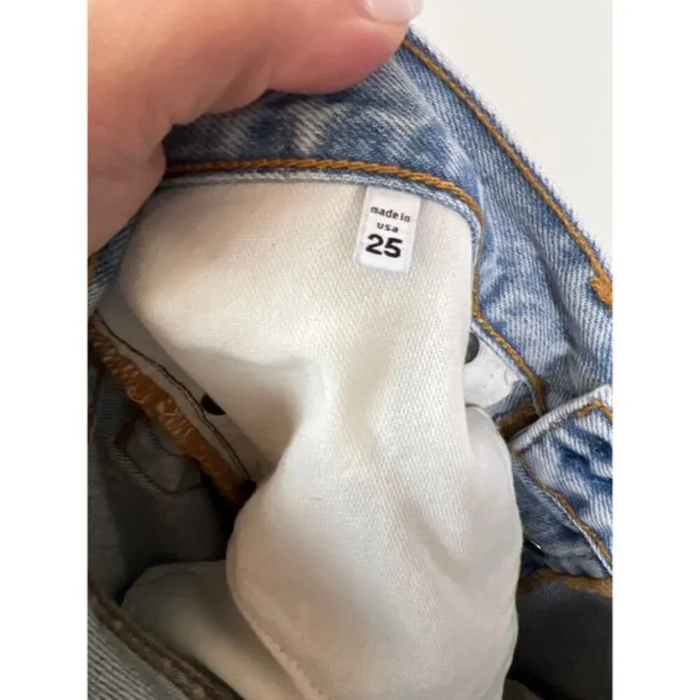 NEW ASKK NY Frayed Hem Distressed Detailing Crop Jeans Light Blue Wash Size: 25